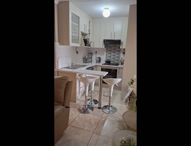 2 BEDROOM APARTMENT FOR SALE IN COMMERCIA